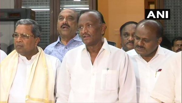 ఫలించిన చర్చలు : రాజీనామాలు వెనక్కితీసుకుంటామన్న ఇద్దరు ఎమ్మెల్యేలు