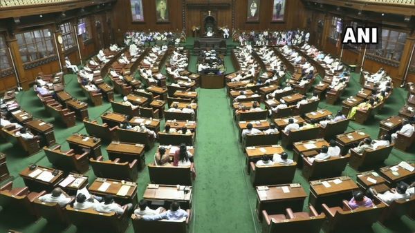 మారని కర్ణాటకం : బలపరీక్ష నేటికి వాయిదా, సాయంత్రం నిర్వహిస్తామన్న స్పీకర్