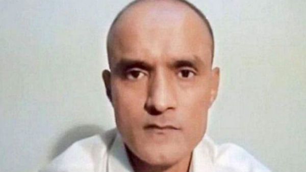 అలర్ట్.. అలర్ట్... స్పై ఆరోపణలపై జాదవ్ తీర్పు రేపే, ఇంటర్నేషనల్ కోర్టు తీర్పుపై ఉత్కంఠ