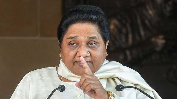 మాయావతి సోదరుడికి ఐటీ శాఖ షాక్.. రూ.400కోట్ల ఆస్తులు సీజ్..