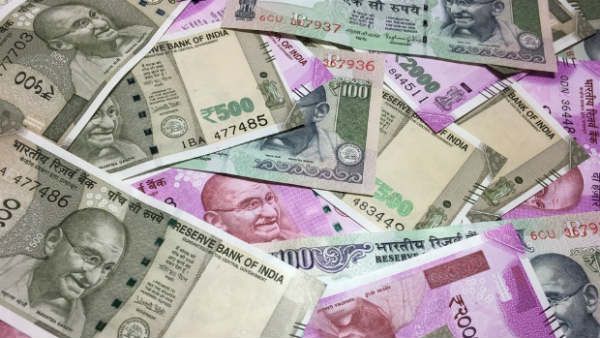 సినిమా స్క్రిప్ట్ కే అందని ఐడియాలు..! పెద్దమ్మ ఇంటికే కన్నమేసిన కూతురు..!!