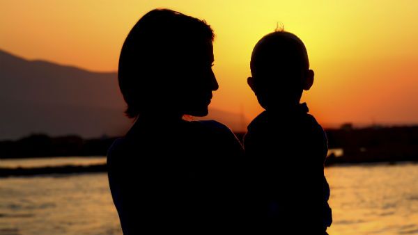 ఒక పాప .. ఇద్దరు తల్లులు.. వరంగల్ లో బిడ్డ కోసం ఇద్దరు తల్లుల పోరాటం