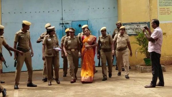 వీడియో: రాజీవ్ గాంధీ హ‌త్య‌కేసు ప్ర‌ధాన నిందితురాలు న‌ళిని జైలు నుంచి విడుద‌ల‌!