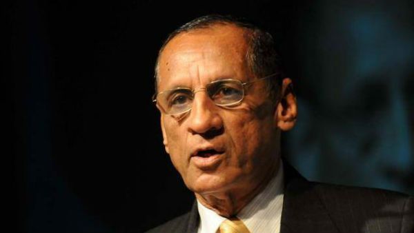 గవర్నర్ గా నరసింహన్ కొత్త రికార్డ్..! దైవ దర్శానాల్లో మాత్రం కాదండోయ్..!!