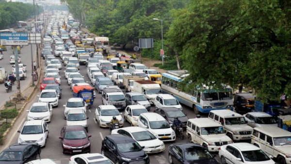 కొత్త వాహనాల చట్ట సవరణ బిల్లు..! అతిక్రమిస్తే పడుతుంది వాహనదారుల జేబుకు చిల్లు...!!