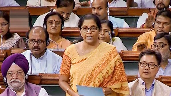 భవిష్యత్‌పై భారీ ఆశలు రేకెత్తిస్తున్న ఆర్థికసర్వే.. పార్లమెంట్‌లో ప్రవేశపెట్టిన నిర్మలా సీతారామన్