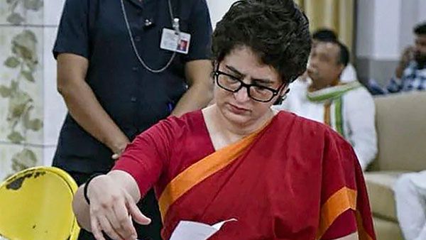 అలా చేస్తే కాంగ్రెస్ చీలిపోతుంది.. అందుకే ప్రియాంకకు పగ్గాలు అప్పగించండి..