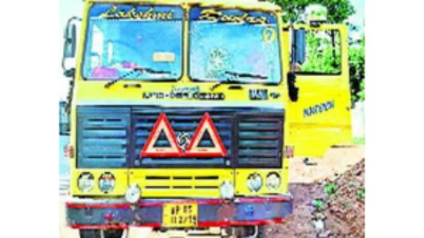 రాజమండ్రిలో బ్లేడ్ బ్యాచ్ మరో దారుణం.. డ్రైవర్‌ను కొట్టి 50 వేలు మాయం..!