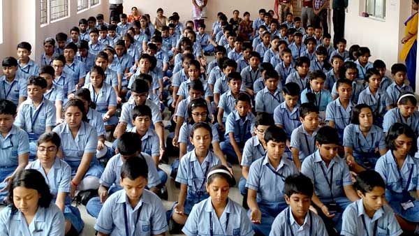 ఈవ్ టీజింగ్‌పై కంప్లైంట్.. ఆ స్కూల్ ఏం చేసిందంటే