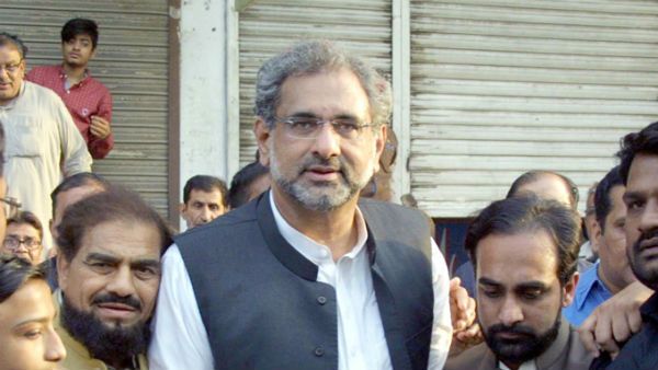 నిన్న హ‌ఫీజ్ స‌యీద్‌, నేడు పాక్ మాజీ ప్ర‌ధాని అరెస్ట్‌!