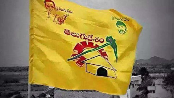 ఆస్తుల ధ్వంసం..చెట్ల‌కు చెప్పులు: అనంత‌లో రాజ‌కీయ వేధింపులు: టీడీపీ శ్రేణులే ల‌క్ష్యంగా...!