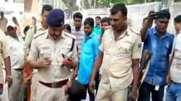 దారుణం : ఆవుల్ని దొంగిలించారని ముగ్గుర్ని చంపేశారు..