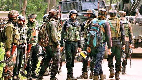 లోయలో 10వేల మంది భద్రతా బలగాలను ఎందుకు దింపుతున్నారు...?