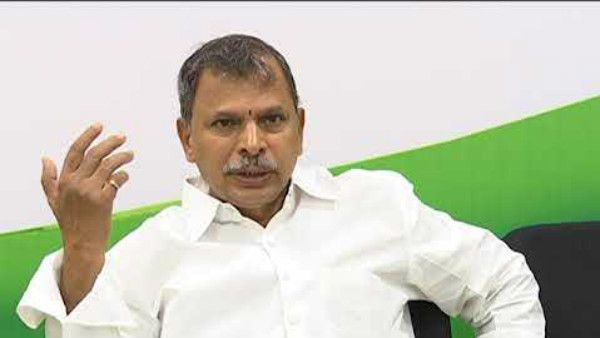 కేసీఆర్ మాయలో పడొద్దు జగన్ .. ఏపీపై కేసీఆర్ ది ఆది నుండీ వివక్షే అన్న తులసీ రెడ్డి