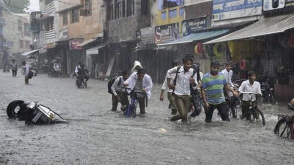 ఉత్తర్‌ప్రదేశ్‌లో భారీ వర్షాలు: పిడుగుపాటుకు ఒక్కరోజులోనే 32 మంది మృతి
