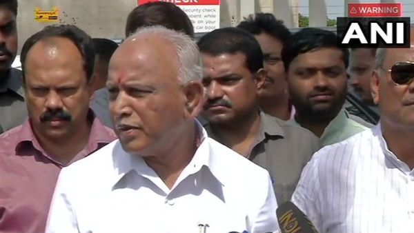 సీఎం ధైర్యం ఏమిటో ? ఎమ్మెల్యేల మద్దతు లేదు, రాజీనామా చేస్తే మంచిది: మాజీ సీఎం ఫైర్ !