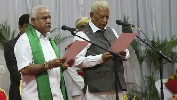 చివరి నిమిషంలో ఆలోచన విరమించిన బీజేపీ..ఆగమేఘాలపై యెడ్డీ ప్రమాణం ఇందుకేనా..?