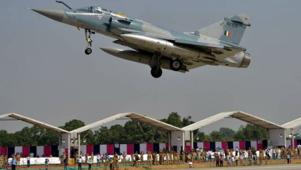 5గురు వాయుసేన పైలట్లకు అవార్డులు...వారికే ఎందుకు...బాలాకోట్‌లో ఏం చేశారు...?