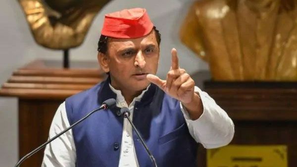 అఖిలేష్ యాదవ్ అనూహ్య అడుగులు..!పార్టీ ప్రక్షాళనలో భాగంగా కఠిన నిర్ణయాలు..!!