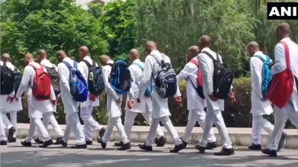 150 మందికి గుండ్లు.. వైద్య విద్యార్థులకు టార్చర్.. సీనియర్ల పైశాచికత్వం..! (వీడియో)