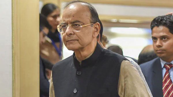 అరుణ్ జైట్లీ ఆరోగ్యం మరింత విషమం..హుటాహుటిన ఎయిమ్స్ కు బయలుదేరిన రాష్ట్రపతి