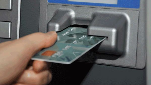 ఏటీఎంలో డబ్బులు డ్రా చేస్తున్నారా..! జర బద్రం సుమీ..!!