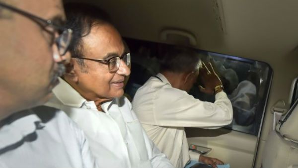 సుప్రీంకోర్టులో చుక్కెదురు: చిదంబరం బెయిల్ పిటిషన్ తిరస్కరణ