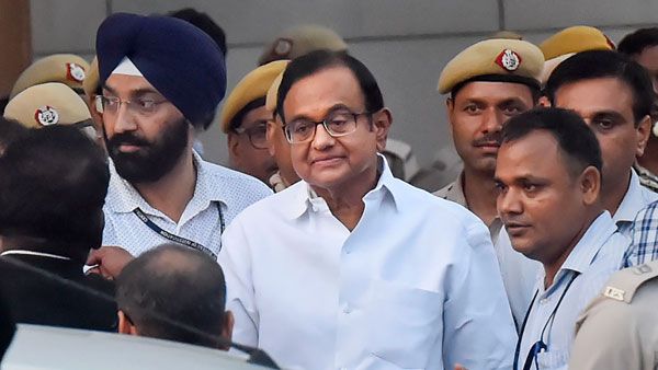 ఈడీకి షాక్: చిదంబరంకు మధ్యంతర బెయిల్ మంజూరు చేసిన సుప్రీంకోర్టు