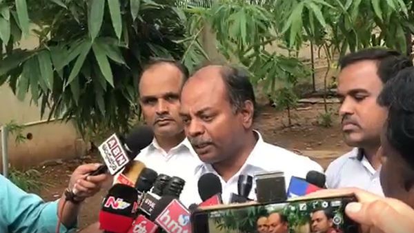 కశ్మీర్‌లో విద్వేషకులకు మద్దతా ?.. ఫేస్‌బుక్, ట్విట్టర్‌పై డీజీపీకి ఫిర్యాదు (వీడియో)