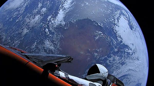 సూర్యుడి కక్ష్యలో భ్రమణం పూర్తి చేసిన ఎలన్ మస్క్ కారు