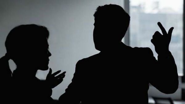 స్నేహం ముసుగులో న్యూడ్ వీడియోలు.. అమెరికా వెళ్లి అప్‌లోడ్..!