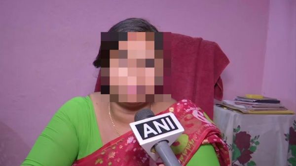 కన్నుకొట్టిన మేయర్ కుమారుడు.. మహిళ కౌన్సిలర్ ఫిర్యాదు ... ఎక్కడో తెలుసా ..?