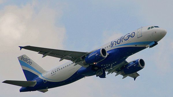 ఇండిగో విమానంలో సాంకేతిక లోపం...కేంద్రమంత్రికి తప్పిన పెను ప్రమాదం