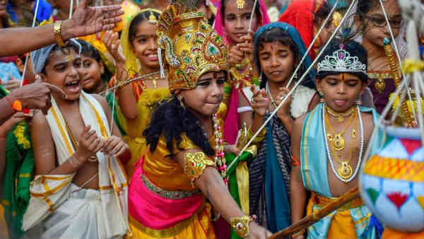 శ్రీ కృష్ణ జన్మాష్టమి: ఊరు.. వాడ ఘనంగా వేడుకలు.. భక్తులతో కిటకిటలాడుతున్న ఇస్కాన్ దేవాలయాలు