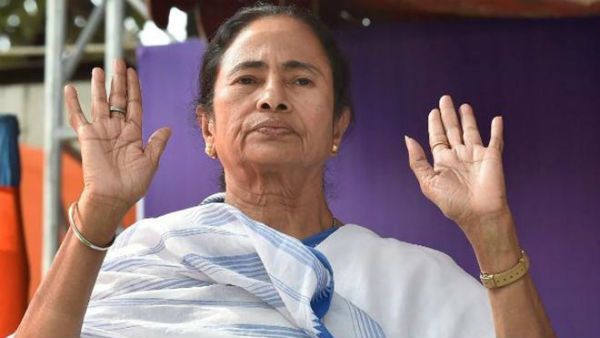 కశ్మీర్‌లో మానవ హక్కుల ఉల్లంఘన.. ఎన్డీఏ సర్కార్‌పై దీదీ నిప్పులు