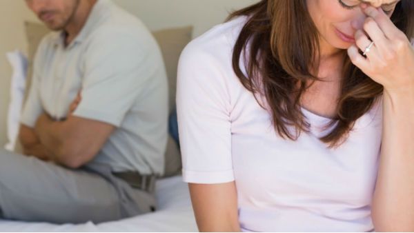 పేకాట వ్యసనం.. డబ్బుల్లేక భార్యను.. స్నేహితులతో ఆ పని..!