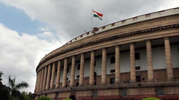 మాజీ ఎంపీలకు షాక్.. బంగ్లాలు ఖాళీ చేయకపోతే కరెంట్, నీళ్లు కట్.. కేంద్రం అల్టిమేటం..!