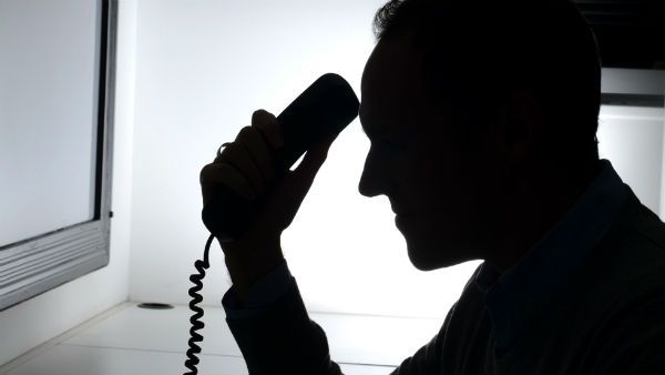 లోన్ ఇస్తామంటూ స్వీట్ వాయిస్... ఫోన్ కట్ చేస్తే... రెండున్నర లక్షల టోపీ..!! ఎలా అంటే...