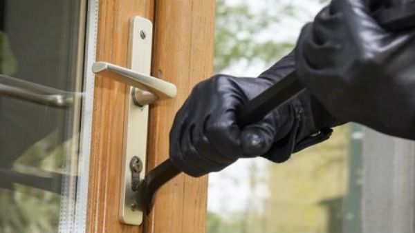 బంజారహిల్స్‌లో భారీ దొంగతనం.. 3కోట్ల విలువైన వజ్రాలు, నగదు మాయం