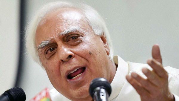 అవి ఆధారాలా?: ఈడీపై విరుచుకుపడ్డ చిదంబరం లాయర్ కపిల్ సిబల్