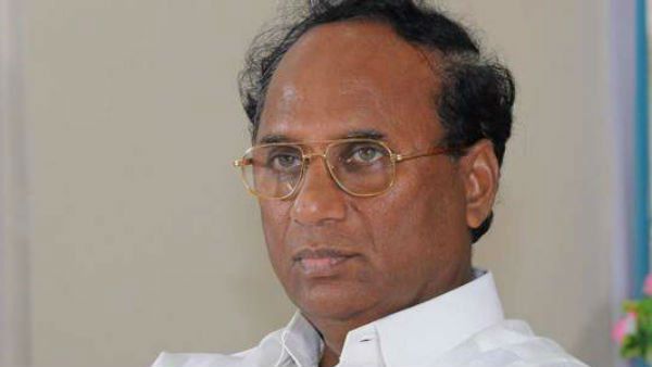 కోడెల అసెంబ్లీ ఫర్నిచర్ తరలింపులో తొలి వికెట్: చీఫ్ మార్షల్ పై బదిలీ వేటు: నెక్స్ట్ ఎవరో?