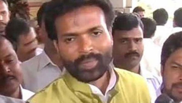 కర్ణాటకలో ఉప ముఖ్యమంత్రి పదవి లేదు, హైకమాండ్ నిర్ణయం, సీనియర్లకు చెక్, శ్రీరాములు!