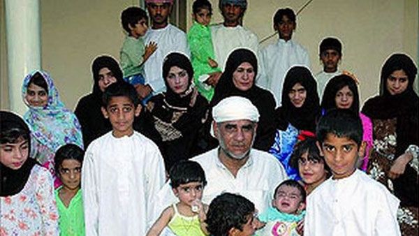 ఓరి దేవుడో: ఈయనకు 17 మంది భార్యలు... 84 మంది పిల్లలట..!