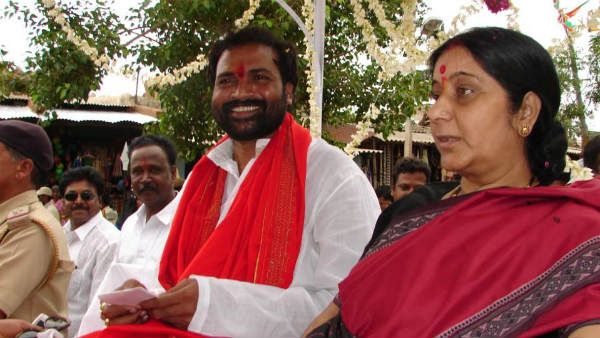 మీకు మీరే సాటి, శత్రువుల సలామ్, ఉక్కు మహిళ సుష్మాస్వరాజ్, గాలి బ్రదర్స్, బళ్లారి శ్రీరాములు