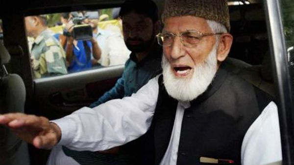 జమ్ముకశ్మీర్ వేర్పాటువాద నాయకుడికి సాయం.. ఇద్దరు BSNL ఉద్యోగులు సస్పెన్షన్..!