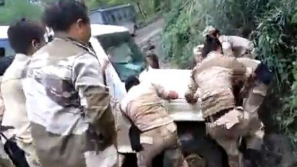 నాగా బెటాలియన్ మహిళల సత్తా తెలుసంటూ ఆనంద్ మహీంద్ర: ఏం చేశారంటే..(వీడియో)