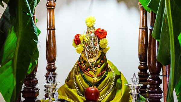 వరలక్ష్మీ వ్రతం అంటే ఏంటీ ? పండుగ నేపథ్యమేంటీ ?