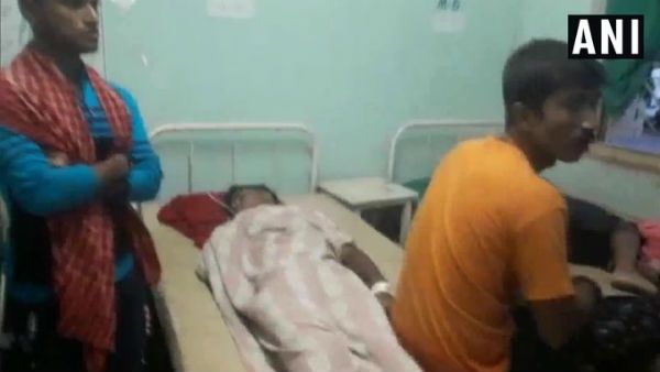 కృష్ణాష్టమి పండుగ వేళ విషాదం: గోడకూలి నలుగురి దుర్మరణం: ఆలయంలో తొక్కిసలాట!