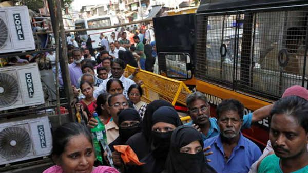 ఉపాధి కోసం ఆఫ్రికా వెళ్లి..ఎబోలాతో సహవాసం చేస్తోన్న ఉత్తరాంధ్ర యువత