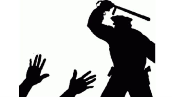 పోలీసుల దాష్టీకం: అక్కా చెల్లెళ్లను వివస్త్రలను చేసి కొట్టారు.. ఖాకీలను సస్పెండ్ చేసిన డీజీపీ